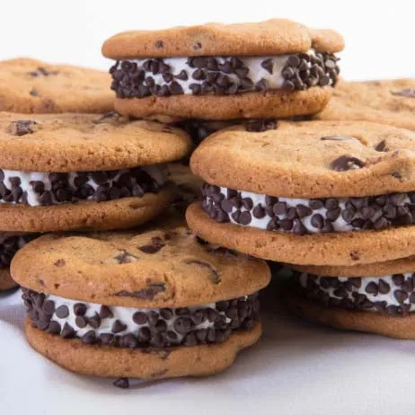 Chocolate Chip Cookie Whoopie Pies